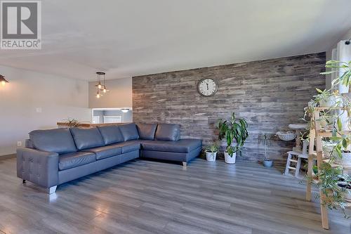 625 Boucher Street, Pembroke, ON - Indoor Photo Showing Living Room