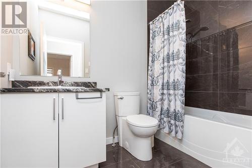 65 Granite Street, Rockland, ON - Indoor Photo Showing Bathroom