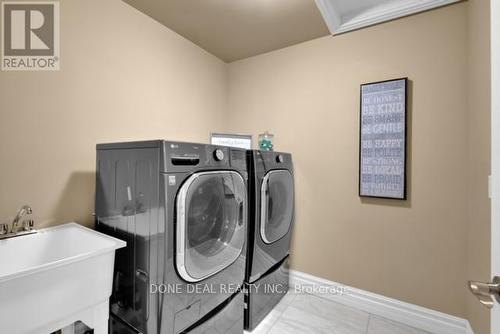 1115 Cora Greenwood Drive, Windsor, ON - Indoor Photo Showing Laundry Room