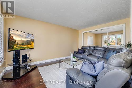 475 Victoria Avenue S, North Perth, ON - Indoor Photo Showing Living Room