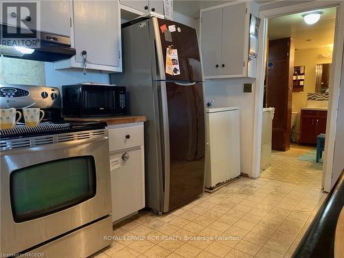 9 Lakeshore Boulevard S, South Bruce Peninsula, ON - Indoor Photo Showing Kitchen