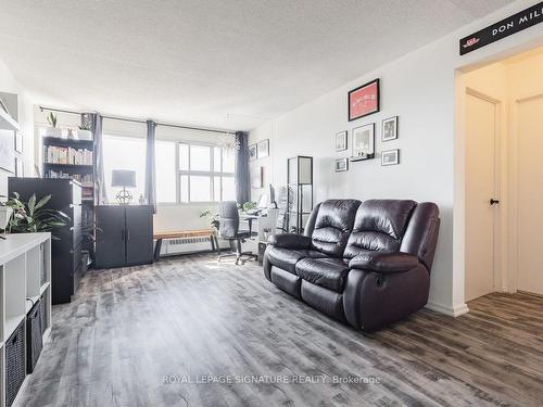 2604-725 Don Mills Rd, Toronto, ON - Indoor Photo Showing Living Room