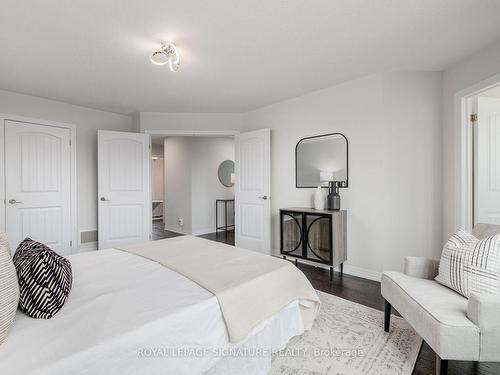 206 Duncan Lane, Milton, ON - Indoor Photo Showing Bedroom