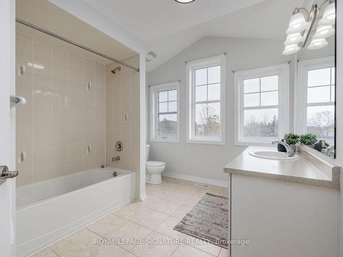 206 Duncan Lane, Milton, ON - Indoor Photo Showing Bathroom