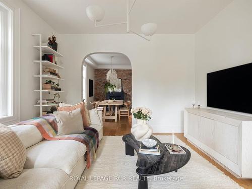 67 Mill St, Orangeville, ON - Indoor Photo Showing Living Room