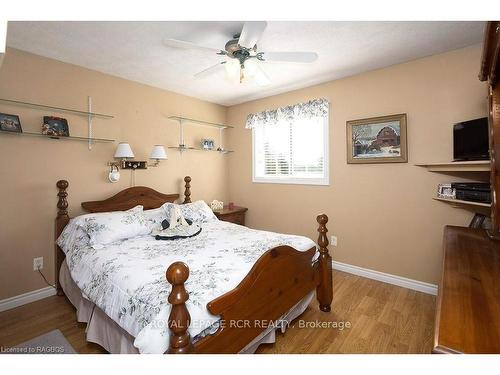 14 Brackenbury St, Grey Highlands, ON - Indoor Photo Showing Bedroom