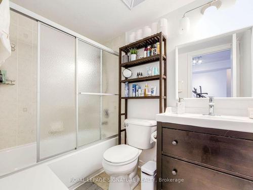 319-310 John St, Markham, ON - Indoor Photo Showing Bathroom