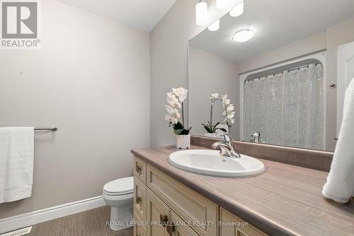 27 Hanover Crt, Belleville, ON - Indoor Photo Showing Bathroom