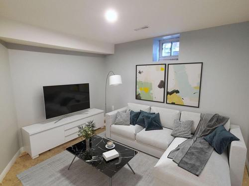 418 Margueretta St, Toronto, ON - Indoor Photo Showing Living Room