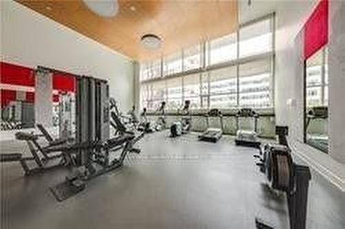 405-105 The Queensway, Toronto, ON - Indoor Photo Showing Gym Room