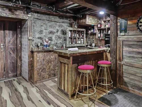 Bar - 1270 Rue Jacques-Cartier S., Saint-Jean-Sur-Richelieu, QC - Indoor