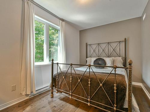 Bedroom - 1335 Rue Du Valais, Sainte-Adèle, QC - Indoor Photo Showing Bedroom