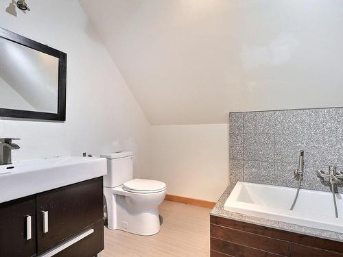 Bathroom - 48 Rue St-Maurice, Saint-Jean-Sur-Richelieu, QC - Indoor Photo Showing Bathroom