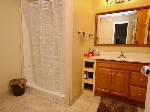 527 Third Street W, Fort Frances, ON - Indoor Photo Showing Bathroom