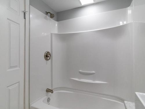 3 Matheson Street N, Kenora, ON - Indoor Photo Showing Bathroom