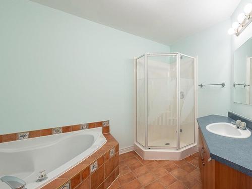 Bathroom - 2-96Z Crois. Elgin, Beaconsfield, QC 