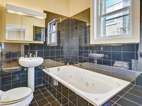 Ensuite bathroom - 38 Av. Church Hill, Westmount, QC - Indoor Photo Showing Bathroom