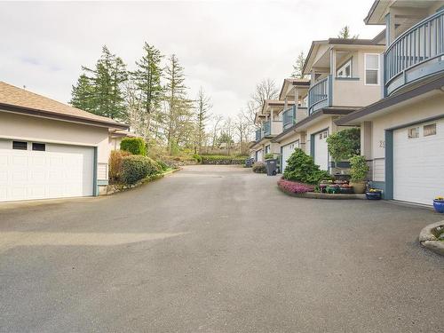 25-4525 Wilkinson Rd, Saanich, BC - Outdoor With Balcony