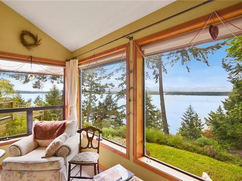 2565 Islands View Dr, Gabriola Island, BC -  With Body Of Water