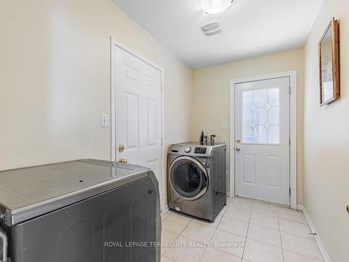 109 Botavia Downs Dr, Brampton, ON - Indoor Photo Showing Laundry Room
