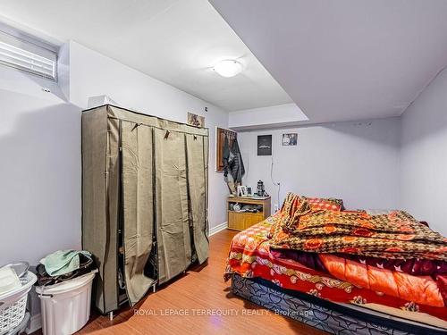 109 Botavia Downs Dr, Brampton, ON - Indoor Photo Showing Bedroom