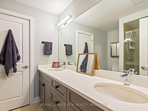 204-17 Centre St, Orangeville, ON - Indoor Photo Showing Bathroom