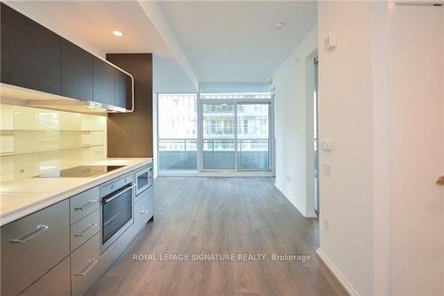 4005-45 Charles St E, Toronto, ON - Indoor Photo Showing Kitchen