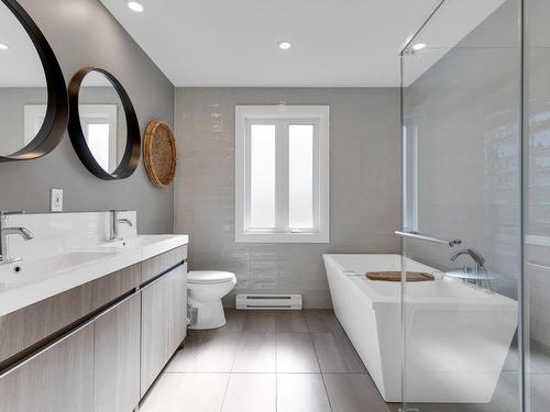 Bathroom - 2040 Rue De La Haute-Ville, Saint-Lazare, QC - Indoor Photo Showing Bathroom