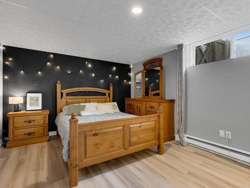 Chambre Ã Â coucher - 2040 Rue De La Haute-Ville, Saint-Lazare, QC - Indoor Photo Showing Bedroom