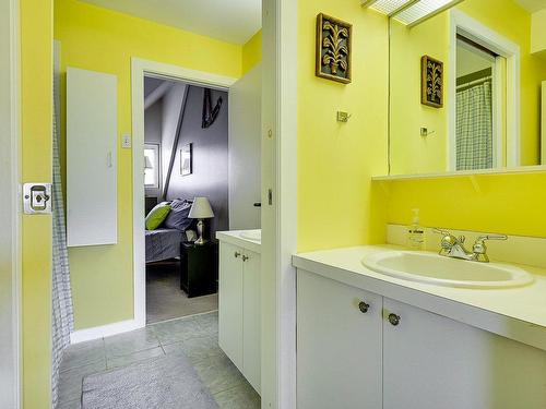 Salle de bains attenante Ã  la CCP - 102-273 Ch. Des Grappes, Piedmont, QC - Indoor Photo Showing Bathroom