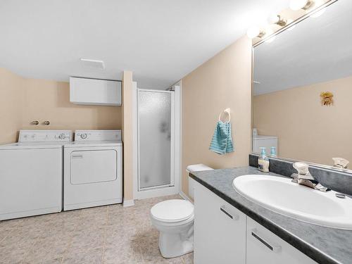 Bathroom - 434 Rue Du Blizzard, Saint-Jean-Sur-Richelieu, QC - Indoor Photo Showing Other Room