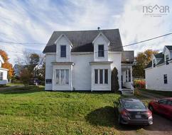 3 Dale Street  Amherst, NS B4H 2A2