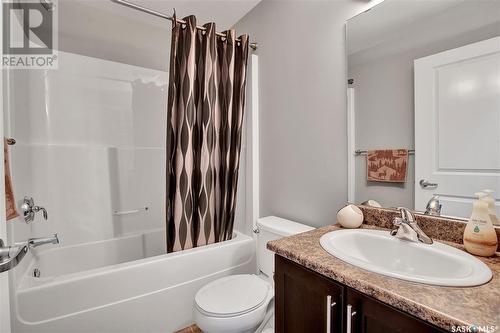 311 106 Hampton Circle, Saskatoon, SK - Indoor Photo Showing Bathroom