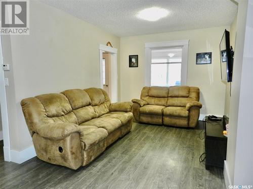 233 Lillooet Street W, Moose Jaw, SK - Indoor Photo Showing Living Room