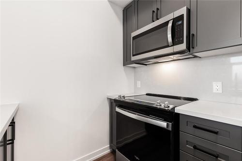 470 Dundas Street E|Unit #411, Waterdown, ON - Indoor Photo Showing Kitchen