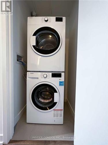 #3107 -15 Holmes Ave, Toronto, ON - Indoor Photo Showing Laundry Room