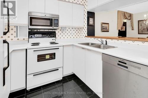 #417 -942 Yonge St, Toronto, ON - Indoor Photo Showing Kitchen With Double Sink