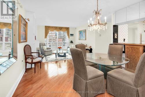 #417 -942 Yonge St, Toronto, ON - Indoor Photo Showing Dining Room