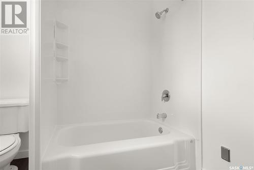 441 Cavendish Street, Regina, SK - Indoor Photo Showing Bathroom