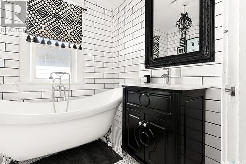 2256 Retallack Street, Regina, SK - Indoor Photo Showing Bathroom