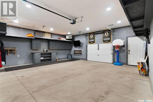2256 Retallack Street, Regina, SK - Indoor Photo Showing Garage