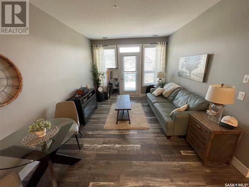 202 415 Maningas Bend, Saskatoon, SK - Indoor Photo Showing Living Room