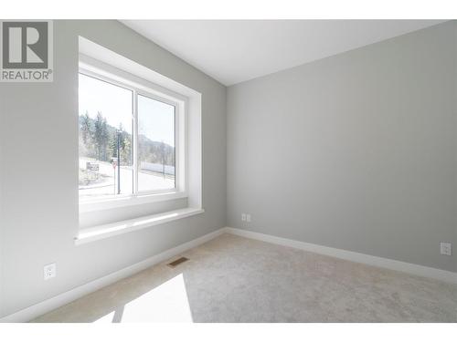 1021 16 Avenue Se, Salmon Arm, BC - Indoor Photo Showing Other Room