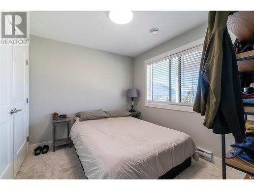 1021 16 Avenue Se, Salmon Arm, BC - Indoor Photo Showing Bedroom