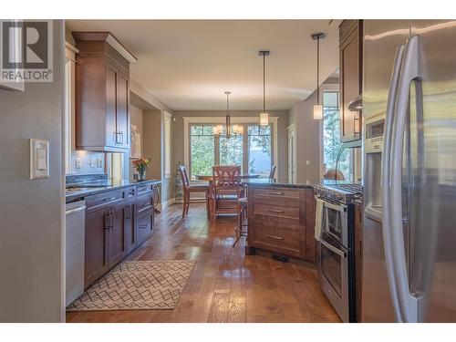 536 Falcon Point Way, Vernon, BC - Indoor Photo Showing Kitchen With Upgraded Kitchen