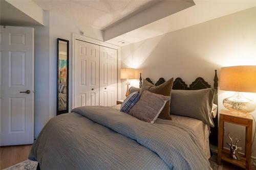 1450 Bishops Gate|Unit #408, Oakville, ON - Indoor Photo Showing Bedroom