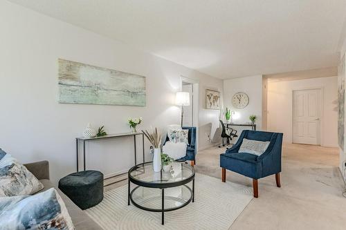 Cozy yet spacious! - 3050 Pinemeadow Drive|Unit #57, Burlington, ON - Indoor Photo Showing Living Room