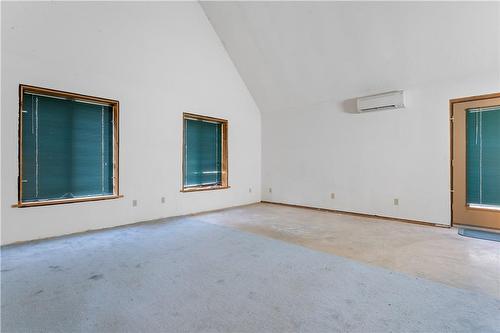 1645 Indiana Road E, Canfield, ON - Indoor Photo Showing Other Room
