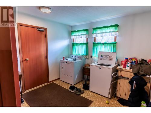 108 Ford Street, Revelstoke, BC - Indoor Photo Showing Laundry Room