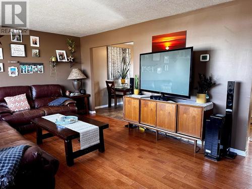 11113 14A Street, Dawson Creek, BC - Indoor Photo Showing Living Room